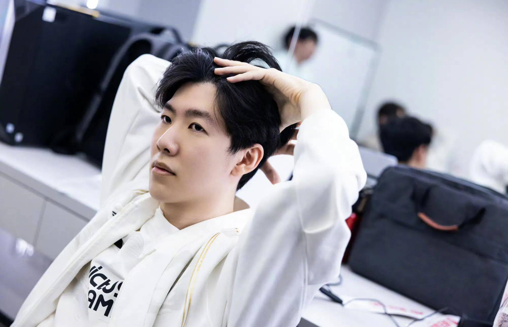 担任教练团 担任教练团